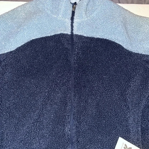 New all in motion fleece jacket. - Picture 1 of 5